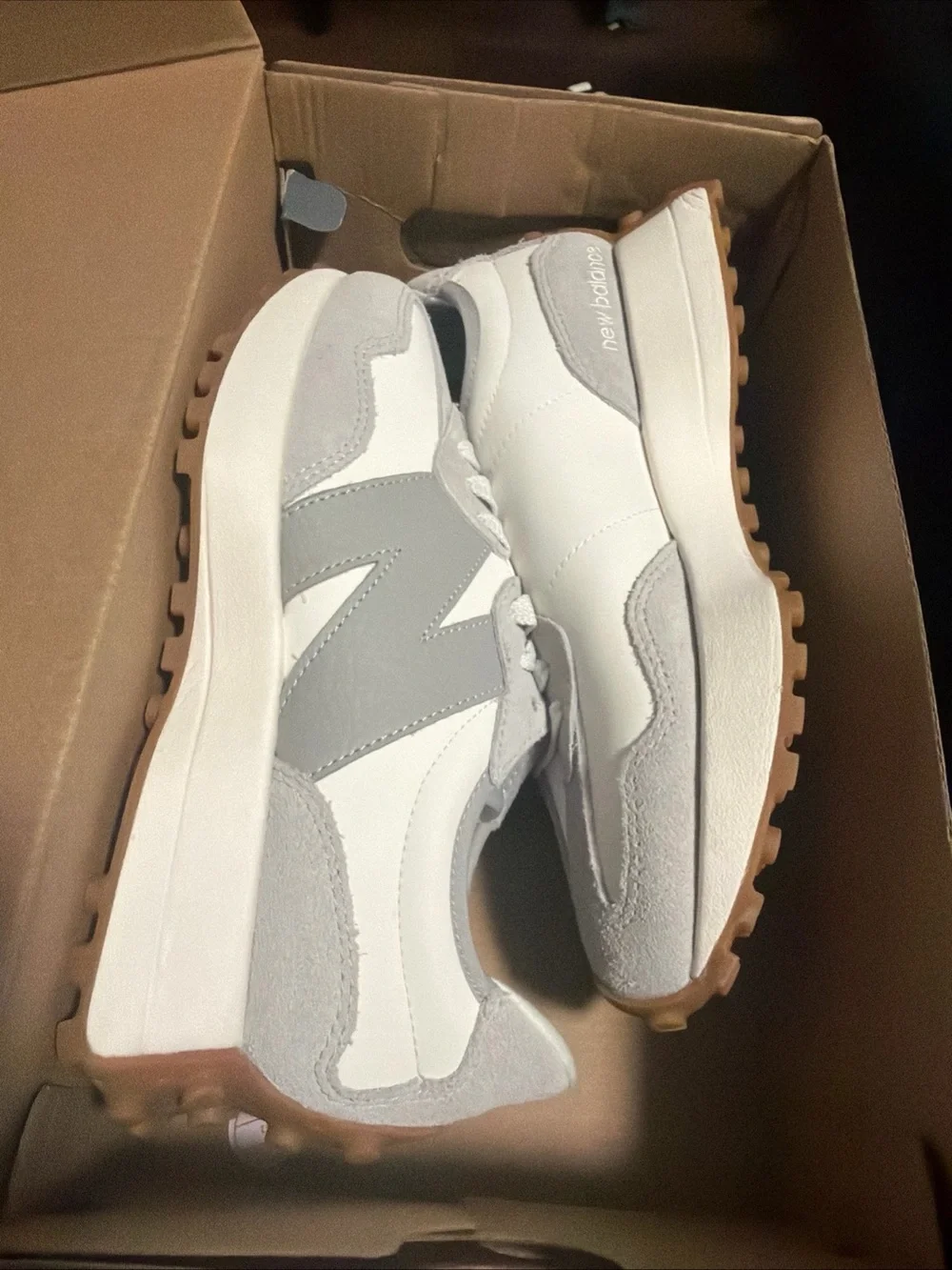 New Balance Women's 327 Classic Athletic Shoes Size 7